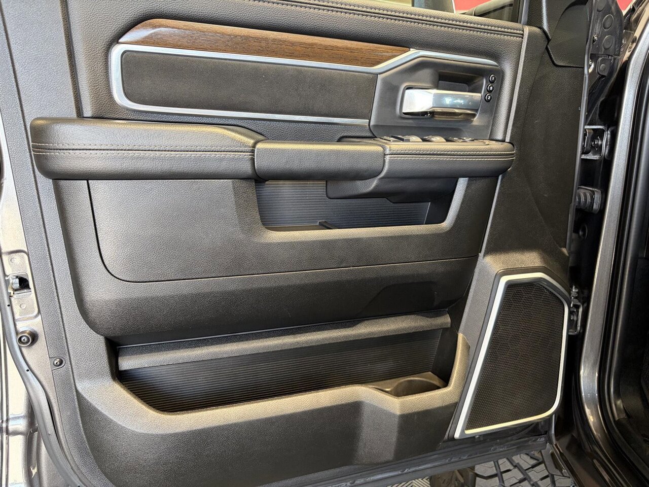 Used 2024 RAM 2500 Laramie image 19