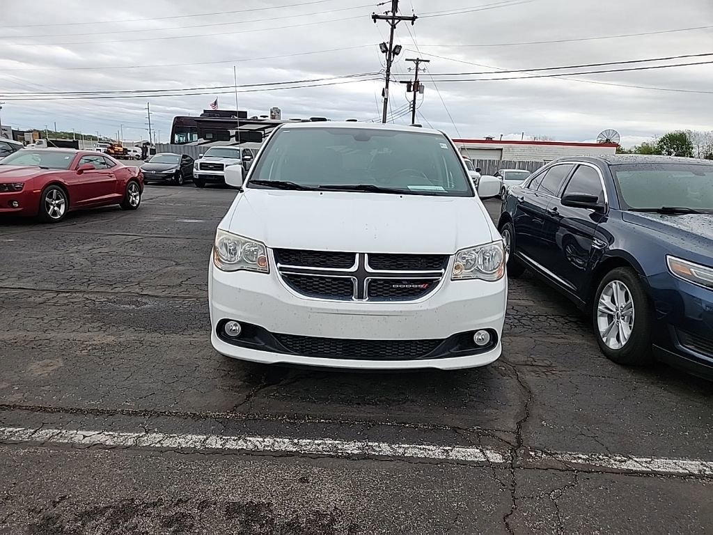 Used 2019 Dodge Grand Caravan SXT FWD image 3