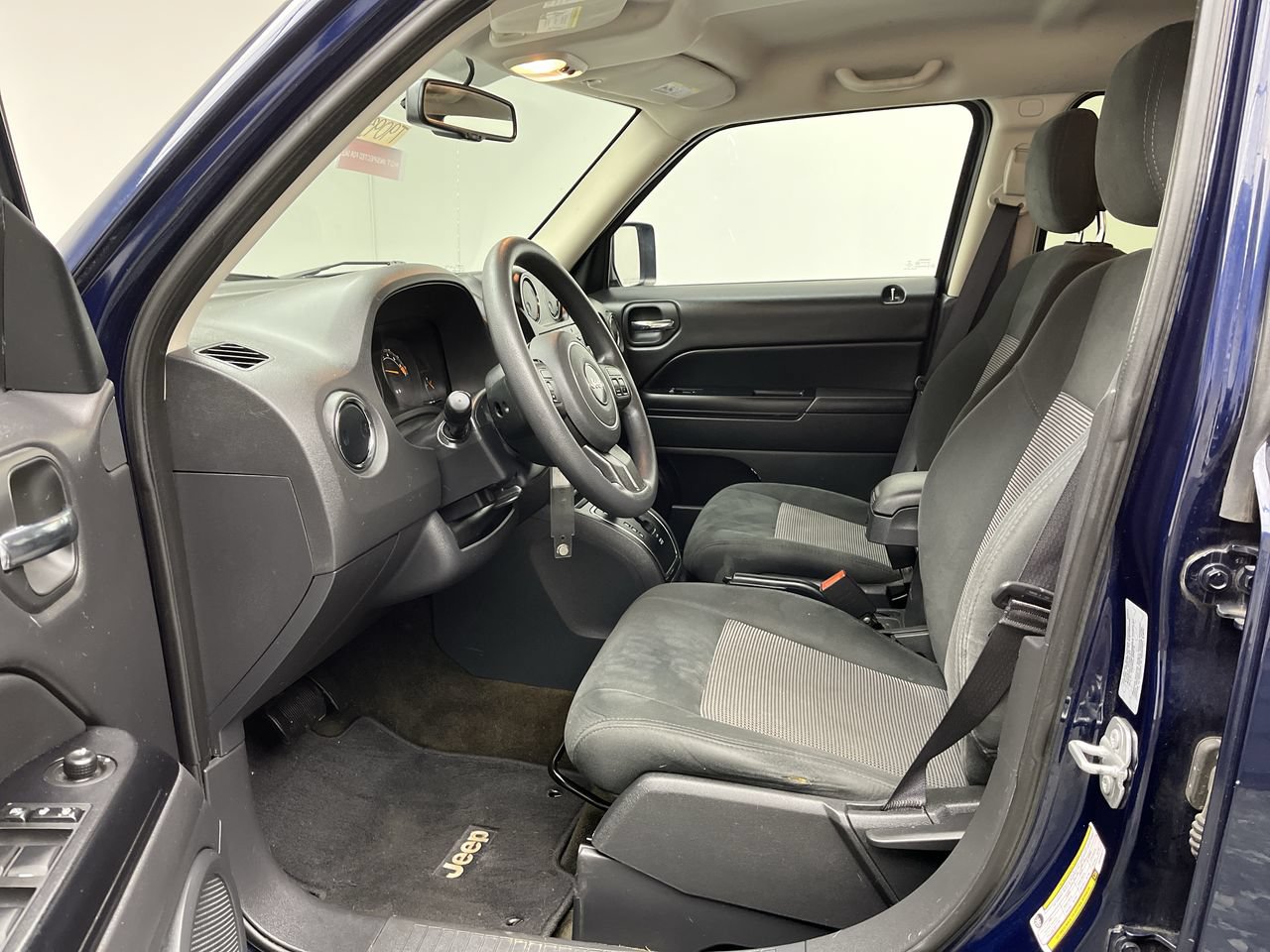 Used 2017 Jeep Patriot Sport w/ Power Value Group FWD image 3