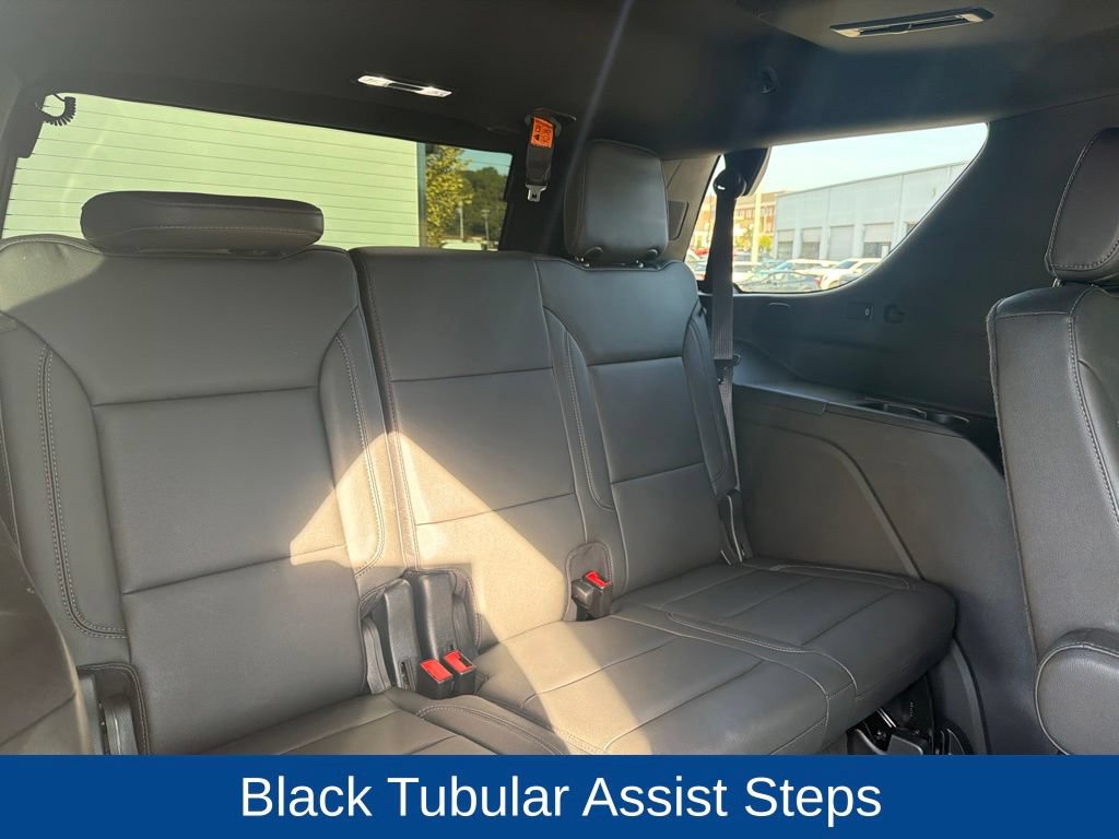 Used 2022 Chevrolet Tahoe Z71 w/ Luxury Package AWD/4WD image 16
