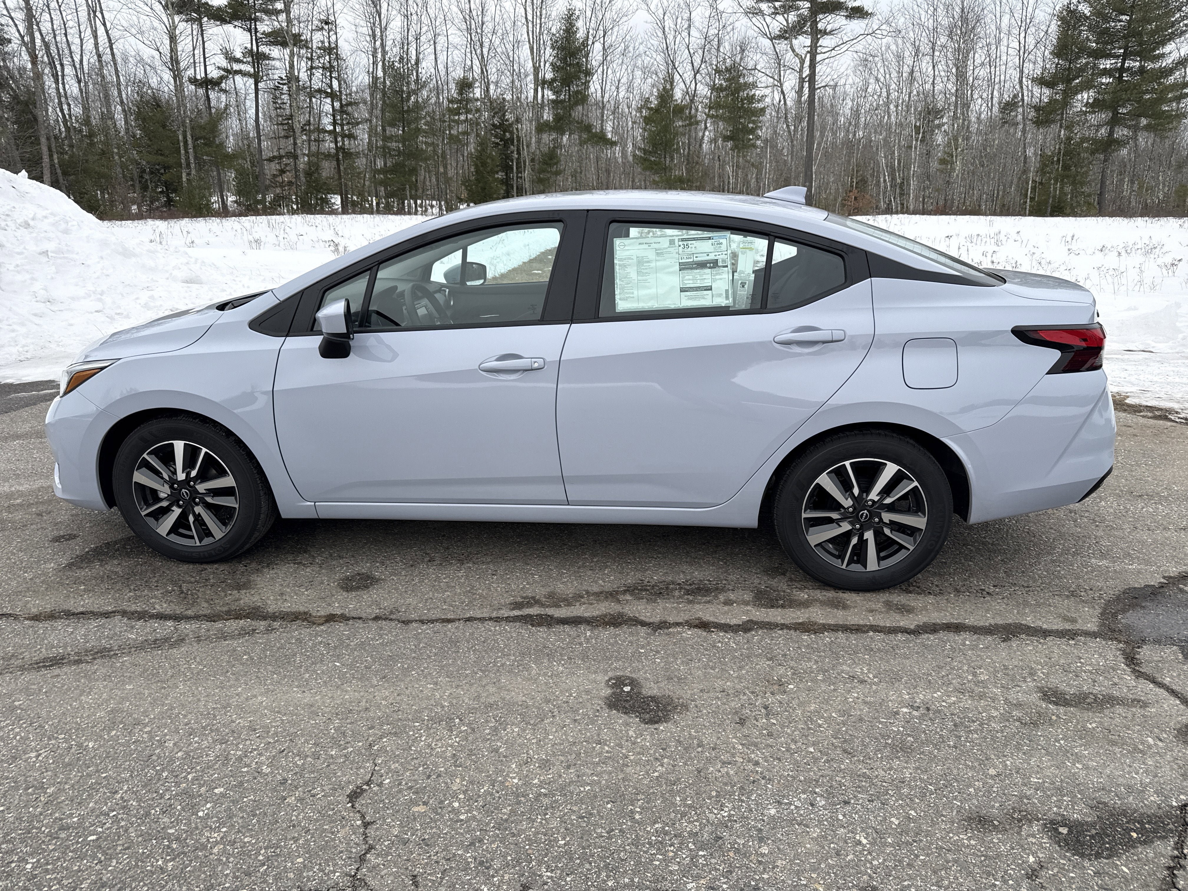 New 2025 Nissan Versa SV w/ Trunk Package FWD image 2