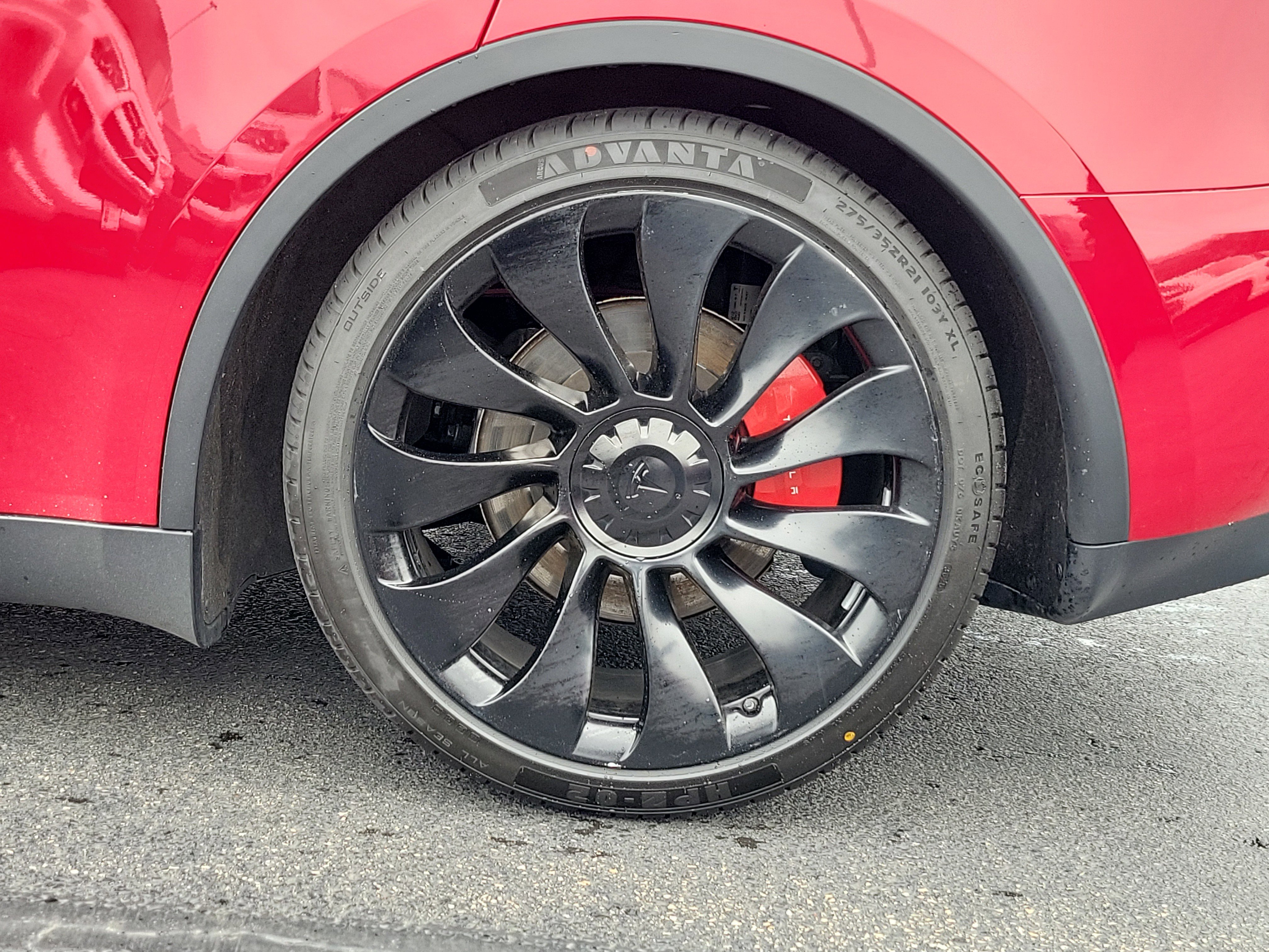 Used 2023 Tesla Model Y Performance image 10