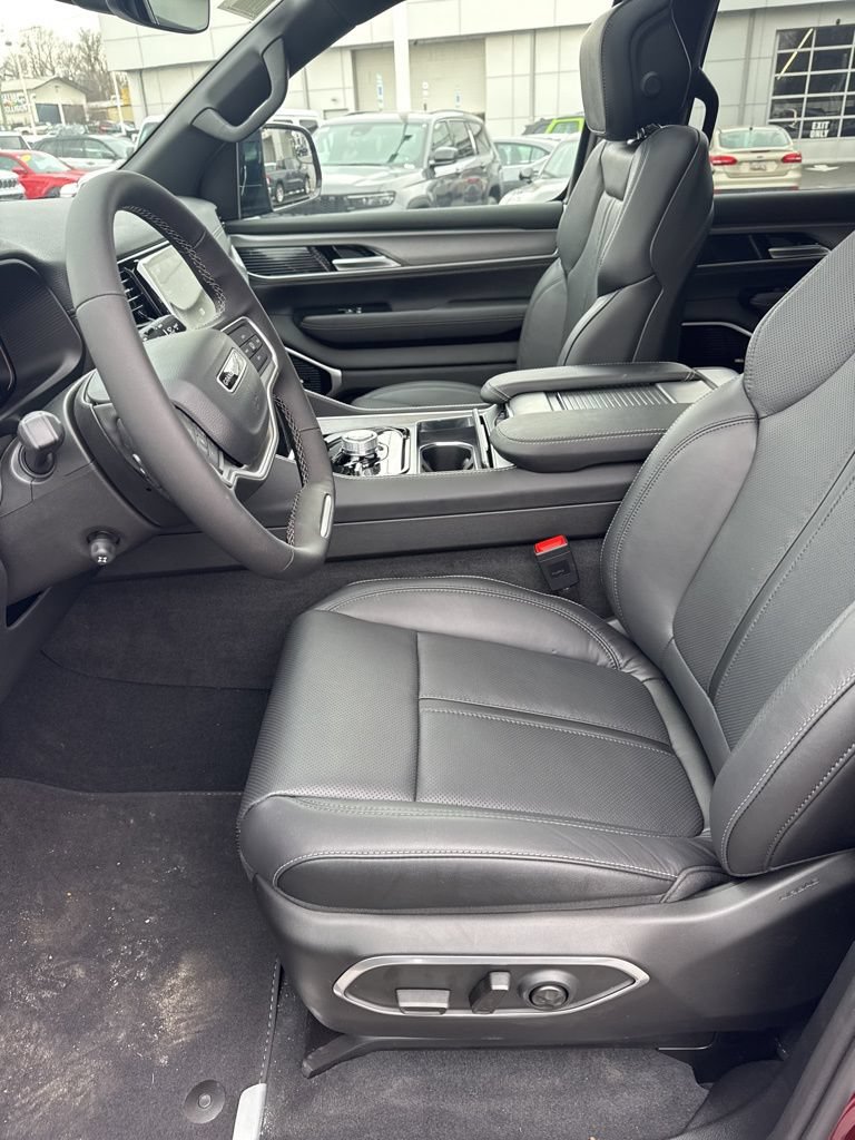 New 2026 Jeep Grand Wagoneer Limited w/ Premium Group II AWD/4WD image 9