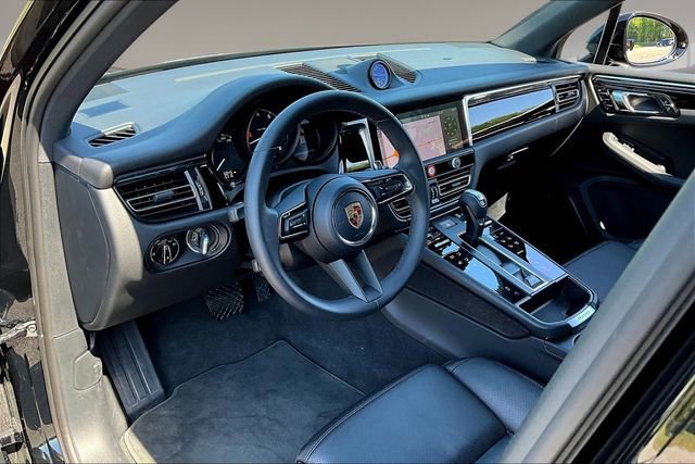 Used 2026 Porsche Macan image 17