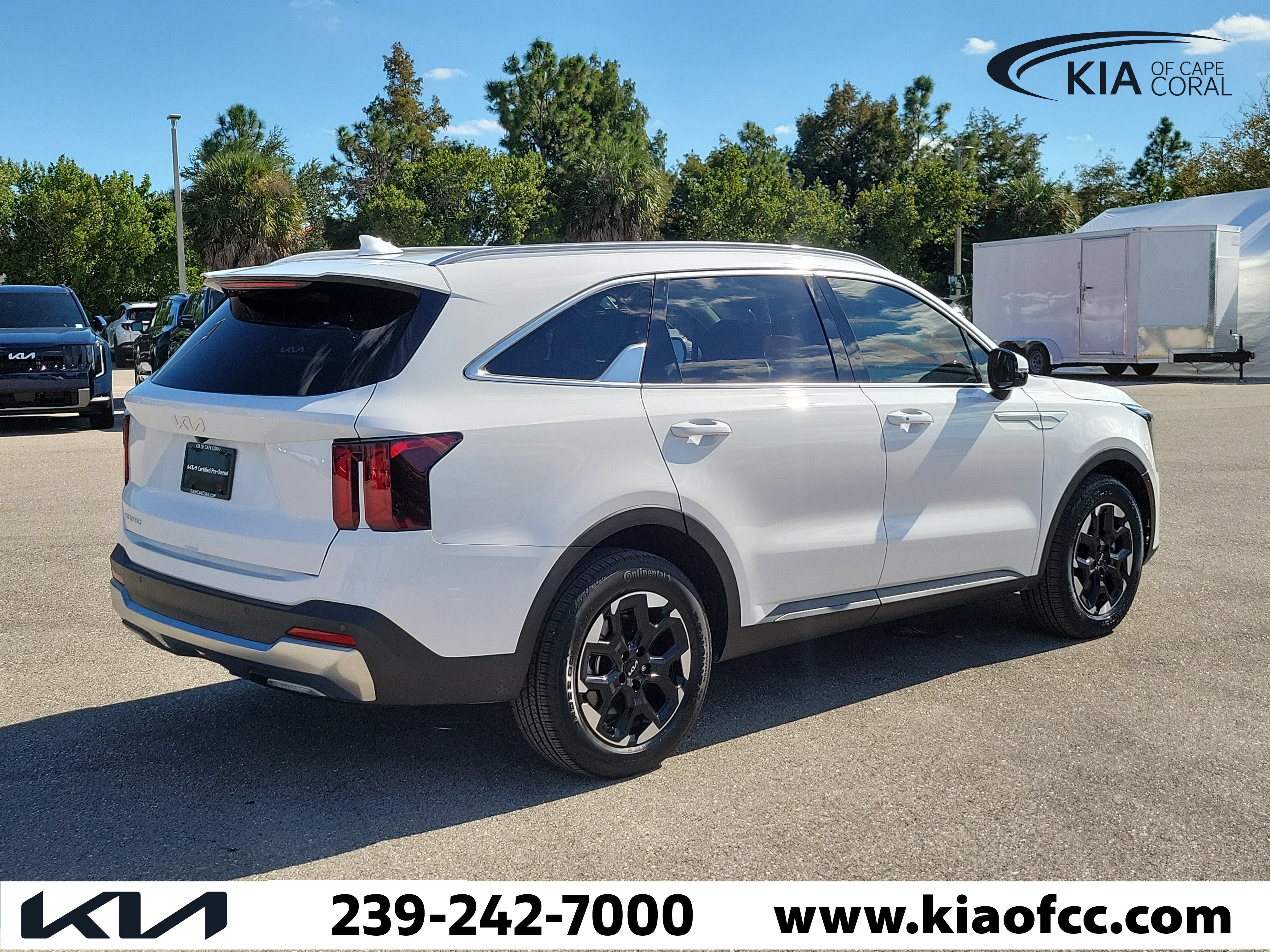 Certified 2025 Kia Sorento S w/ Panoramic Sunroof Package FWD image 6