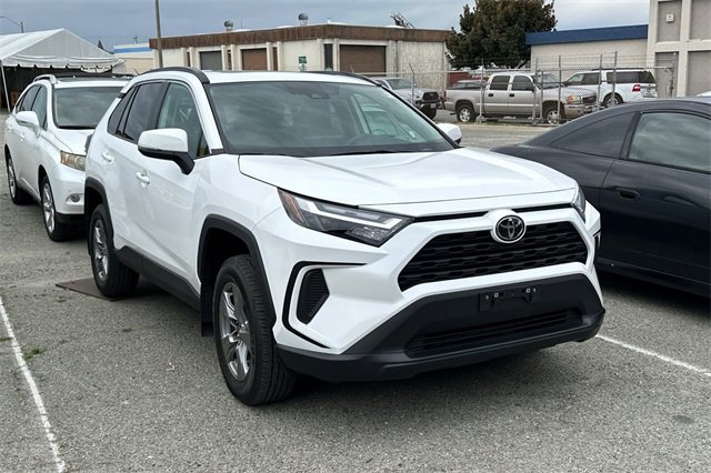 Used 2024 Toyota RAV4 XLE image 2