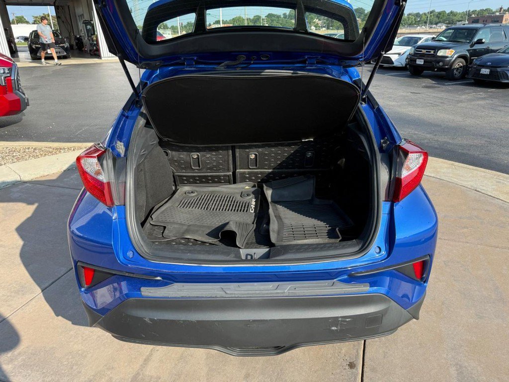 Certified 2019 Toyota C-HR XLE FWD image 7