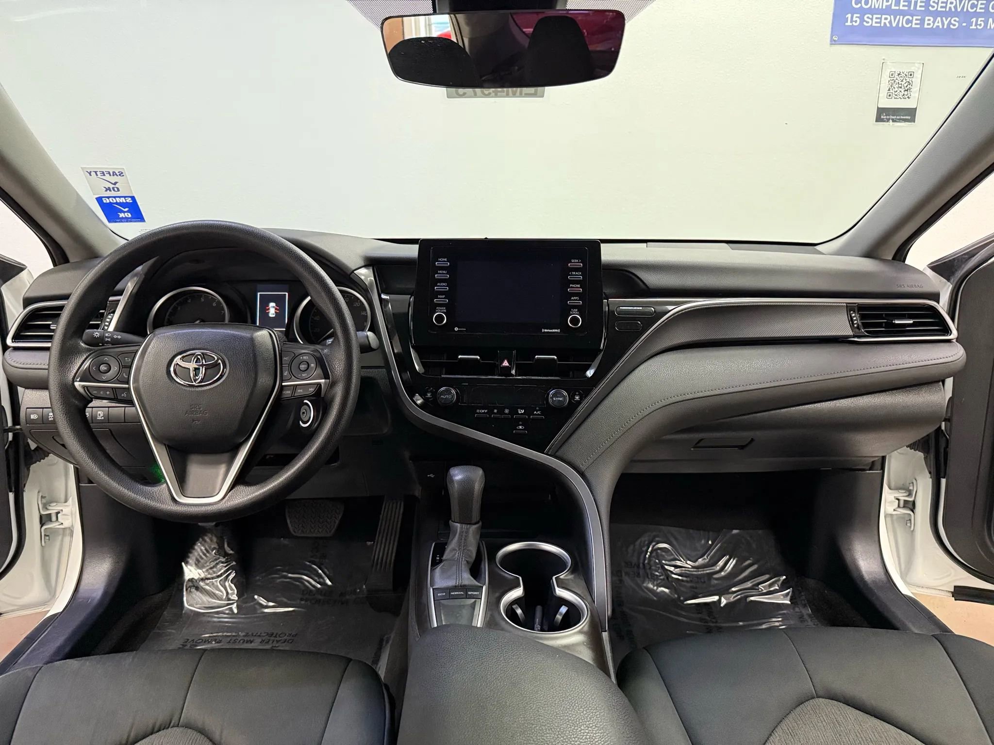 Used 2022 Toyota Camry LE image 8