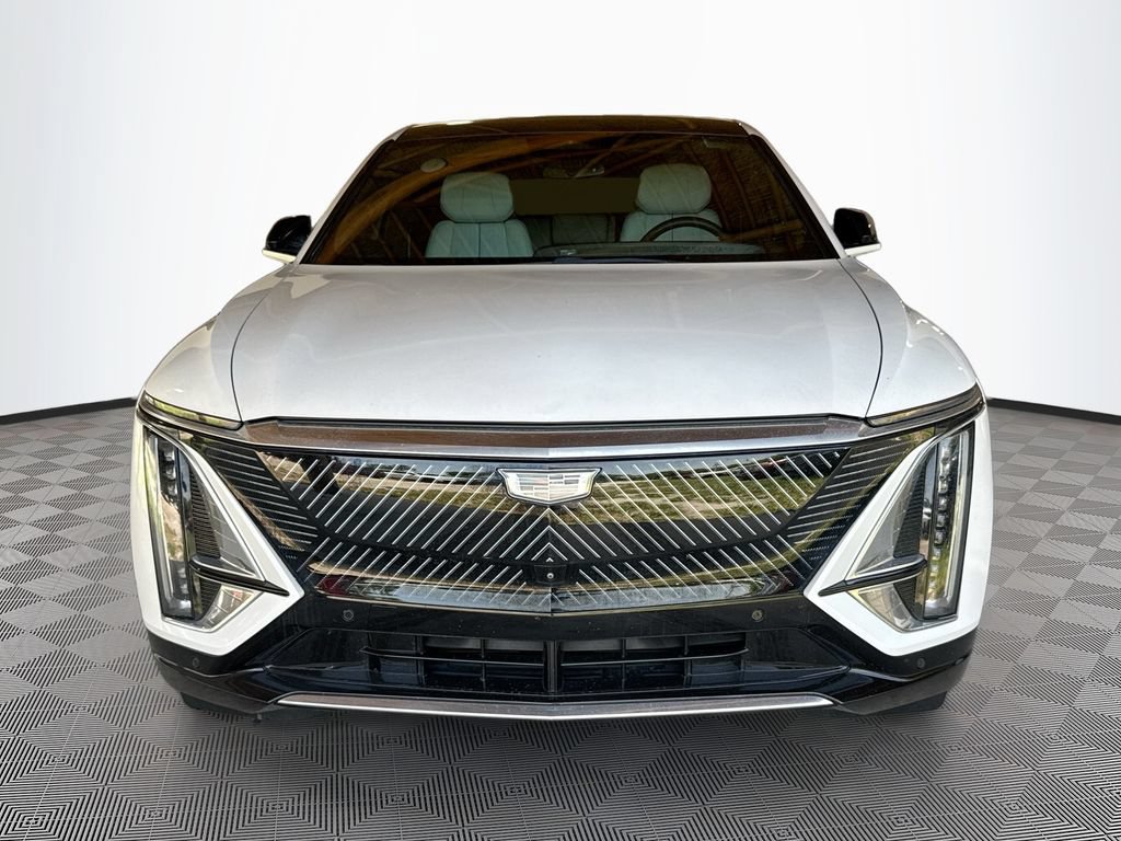 Used 2024 Cadillac Lyriq Luxury RWD image 2