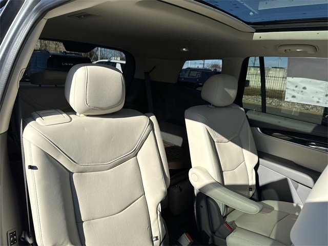 Used 2023 Cadillac XT6 Premium Luxury image 28