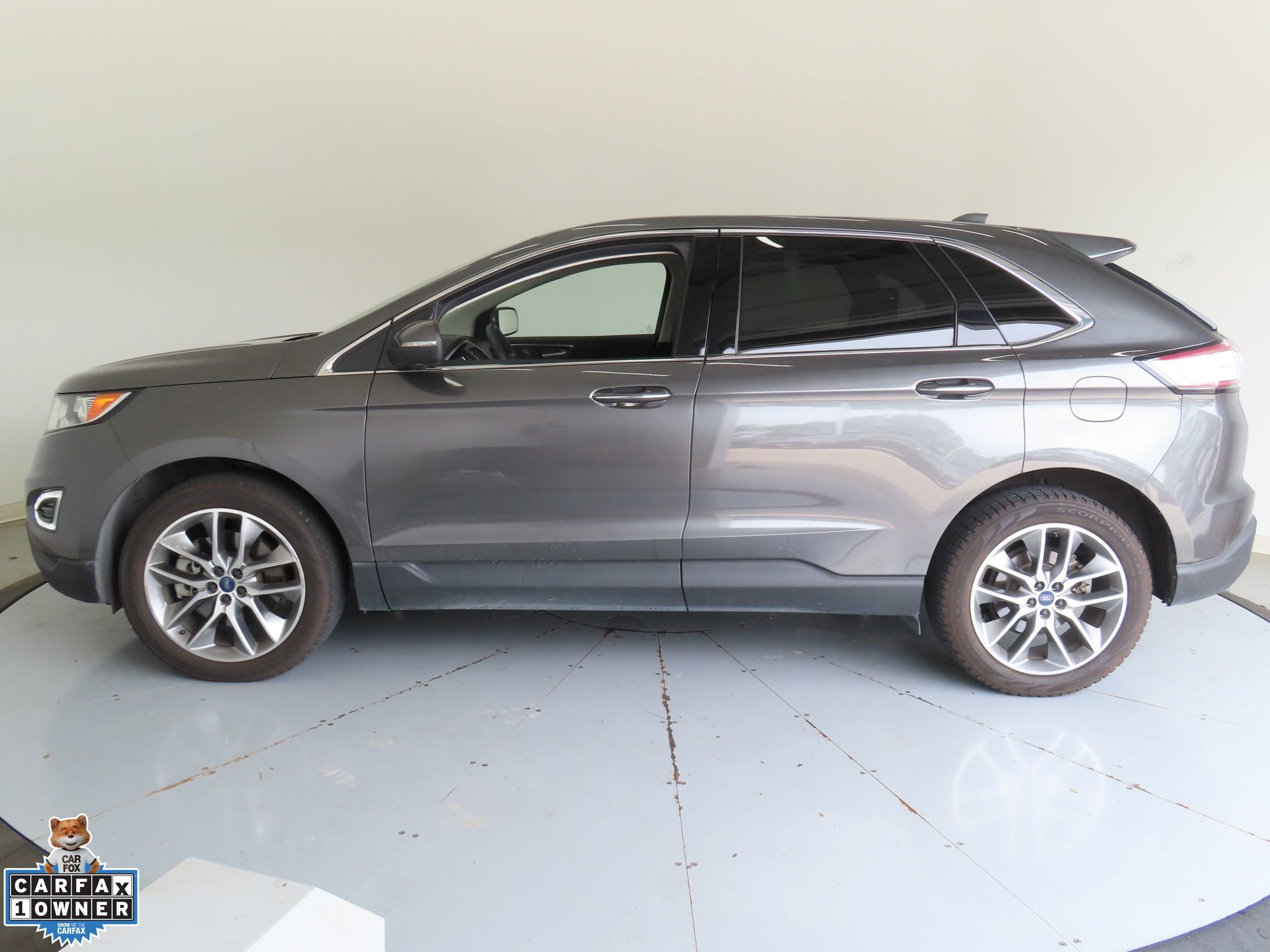 Used 2016 Ford Edge Titanium w/ Equipment Group 301A FWD image 7