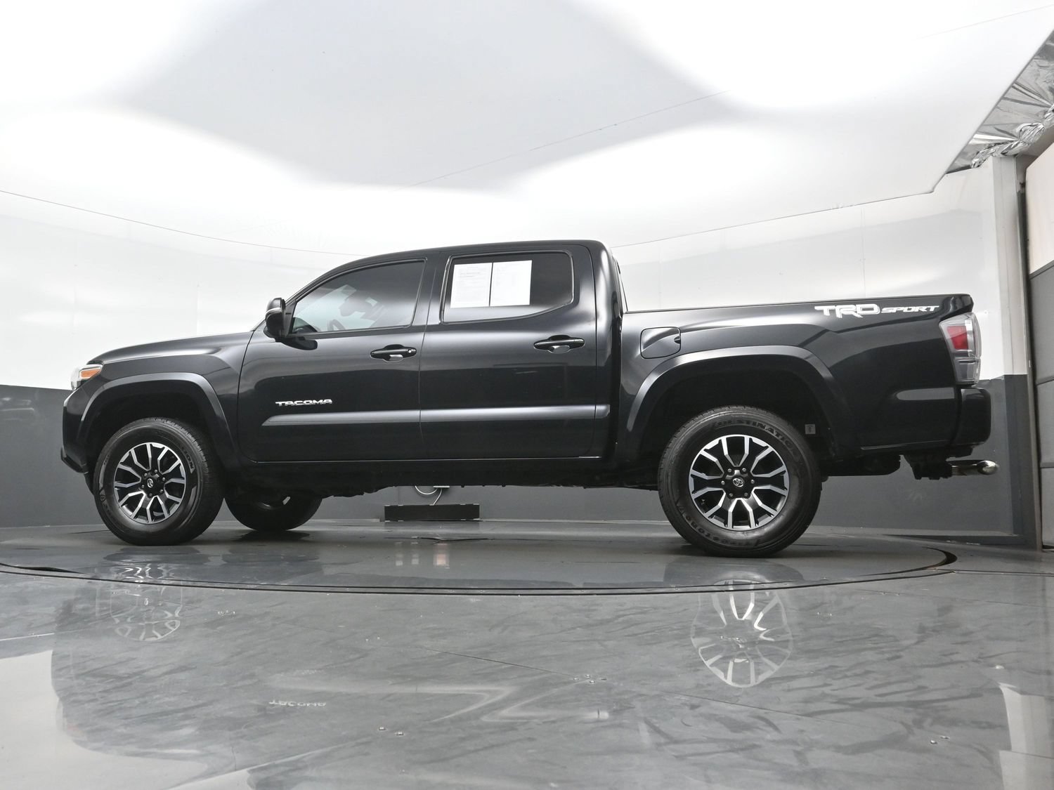 Used 2020 Toyota Tacoma TRD Sport RWD image 29