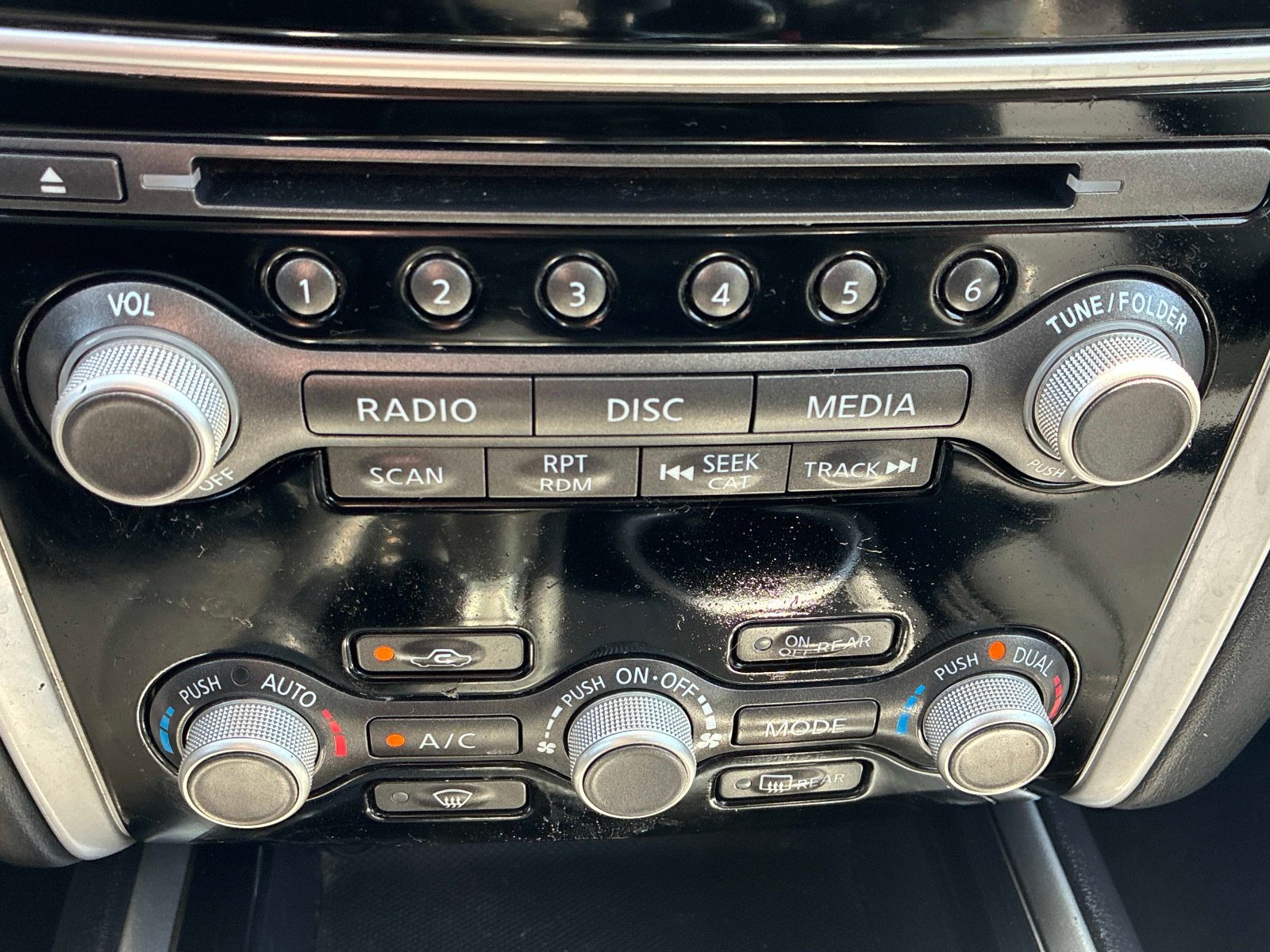 Used 2018 Nissan Pathfinder S AWD/4WD image 29