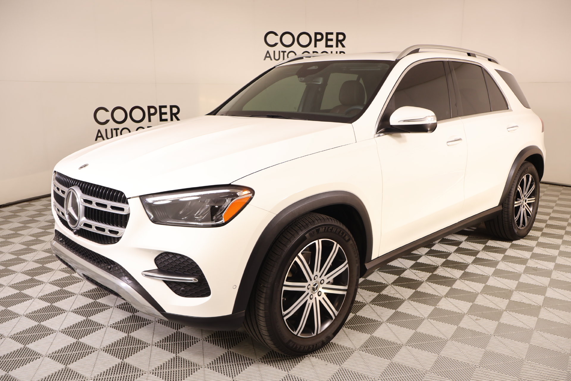 Used 2024 Mercedes-Benz GLE 350 4MATIC image 10