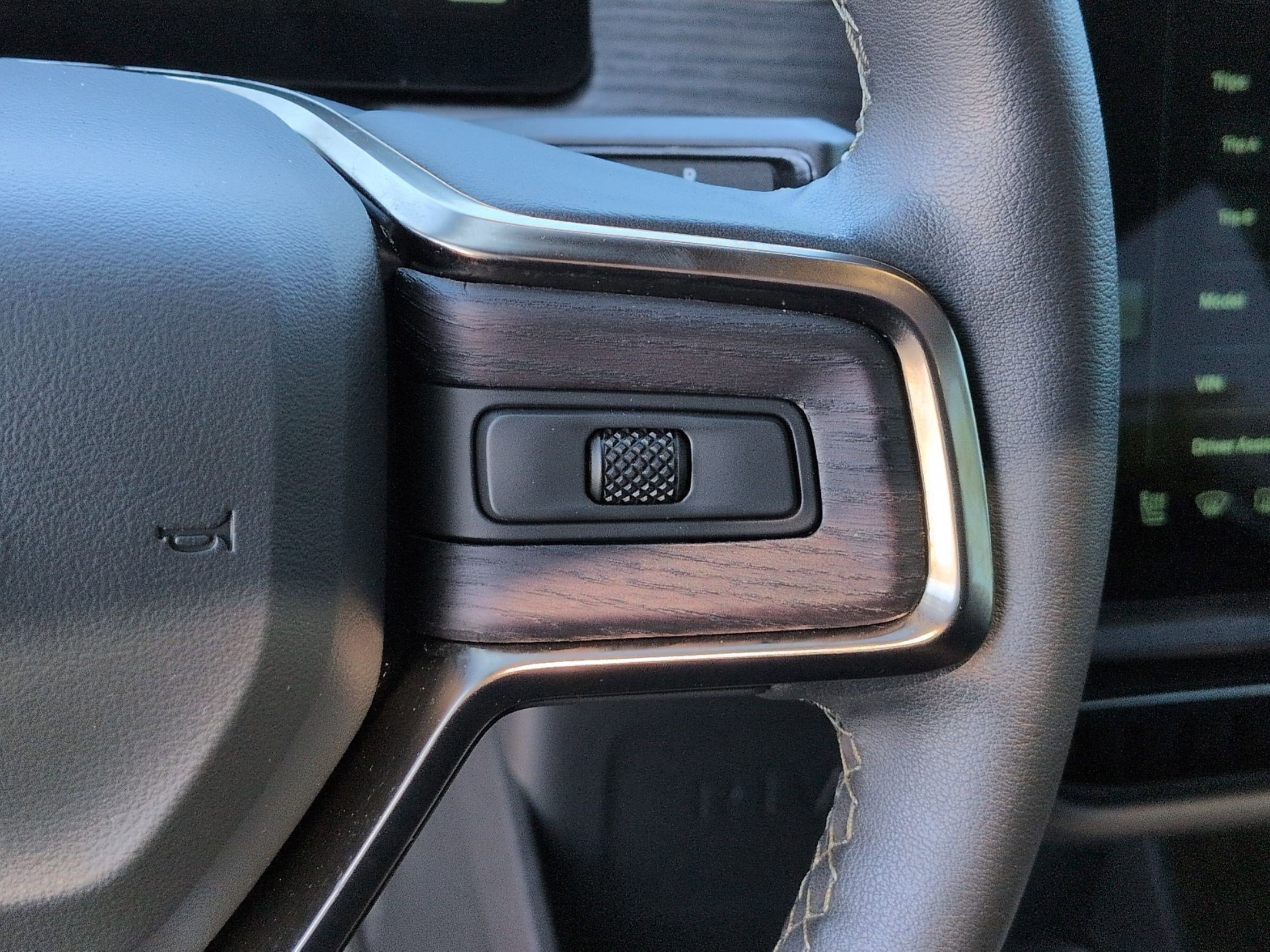 Used 2023 Rivian R1S Adventure AWD/4WD image 19