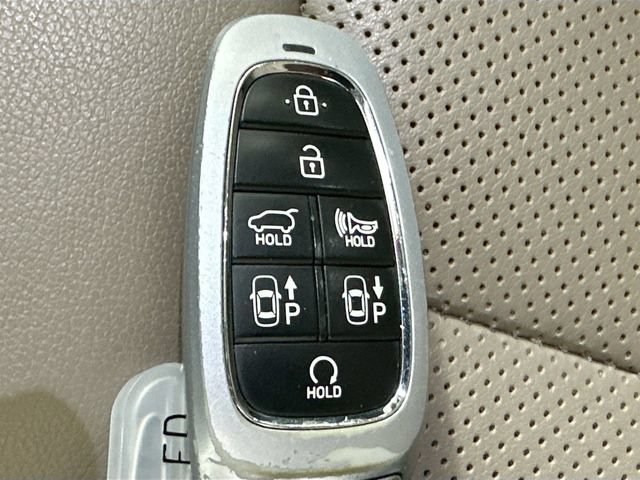 Used 2023 Hyundai Santa Fe Limited FWD image 17