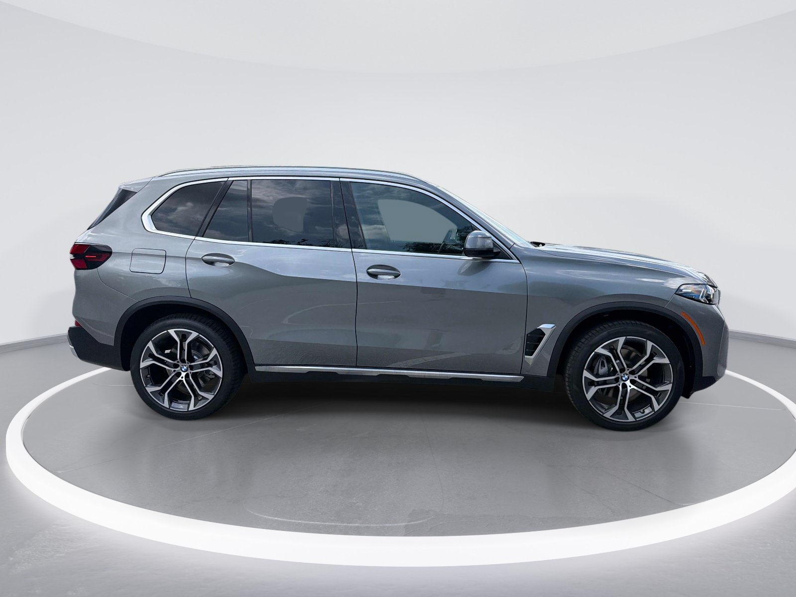 New 2026 BMW X5 sDrive40i w/ Climate Comfort Package RWD image 3