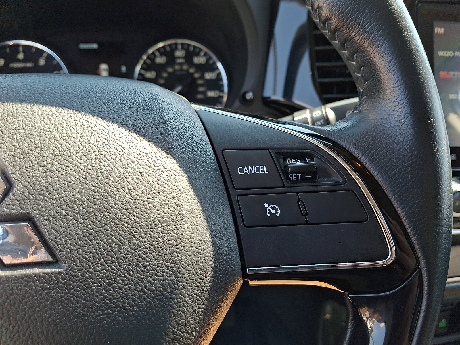 Used 2020 Mitsubishi Outlander ES AWD/4WD image 23