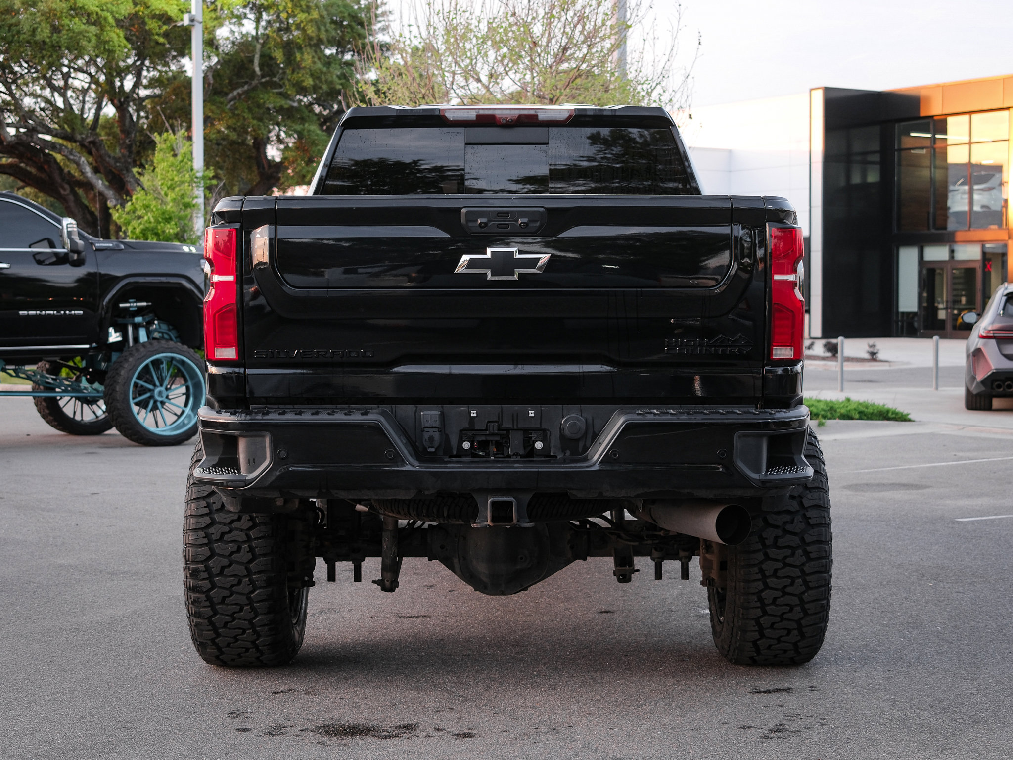 Used 2024 Chevrolet Silverado 3500 High Country w/ High Country Premium Package AWD/4WD image 17