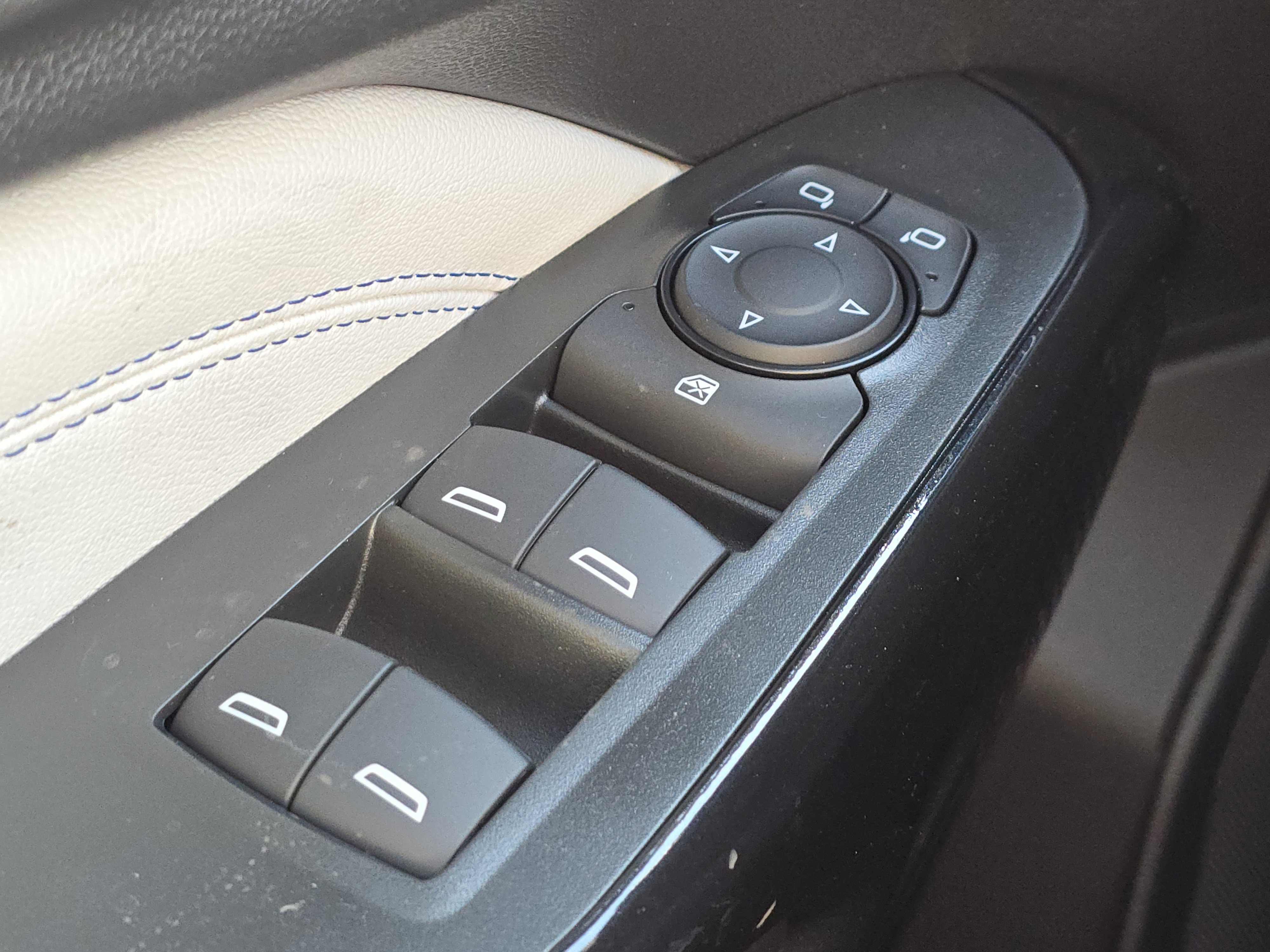 New 2026 Chevrolet Trax LT w/ Sunroof Package image 26