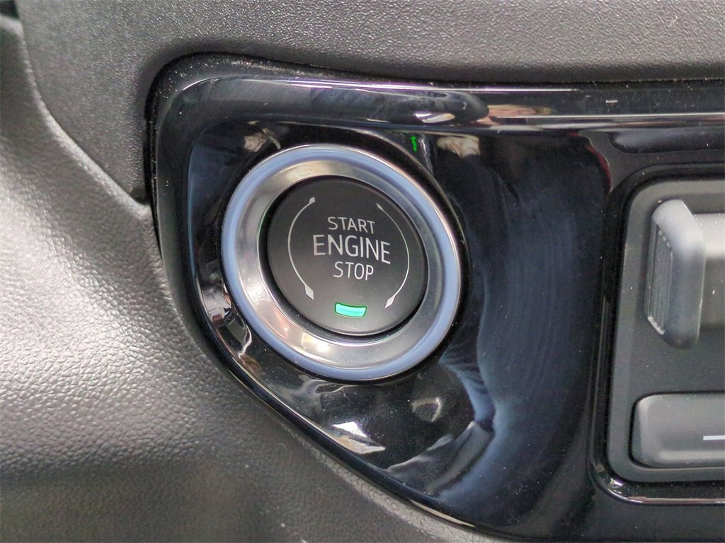 Used 2025 GMC Sierra 1500 Elevation image 28