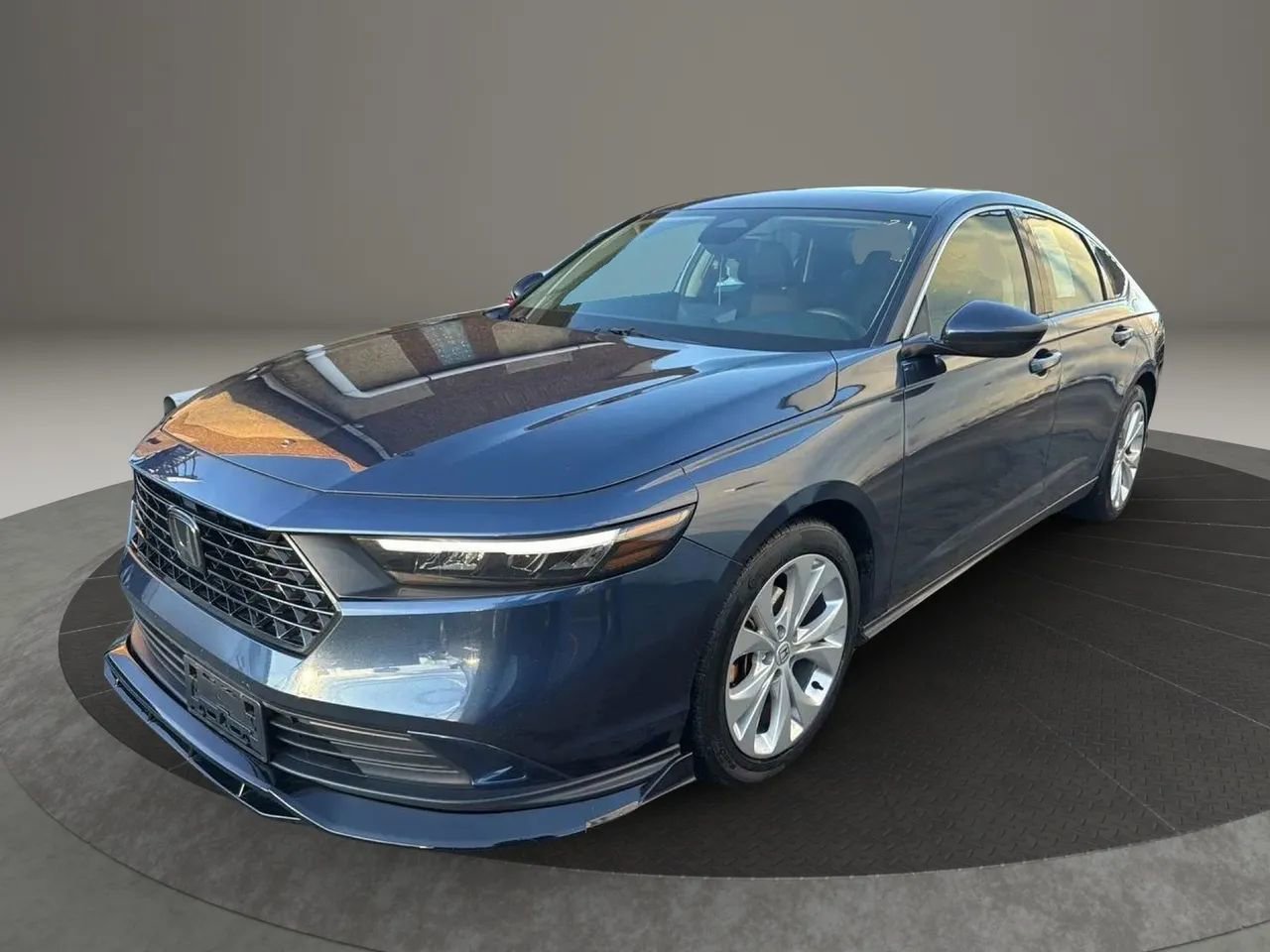 Used 2023 Honda Accord EX image 1