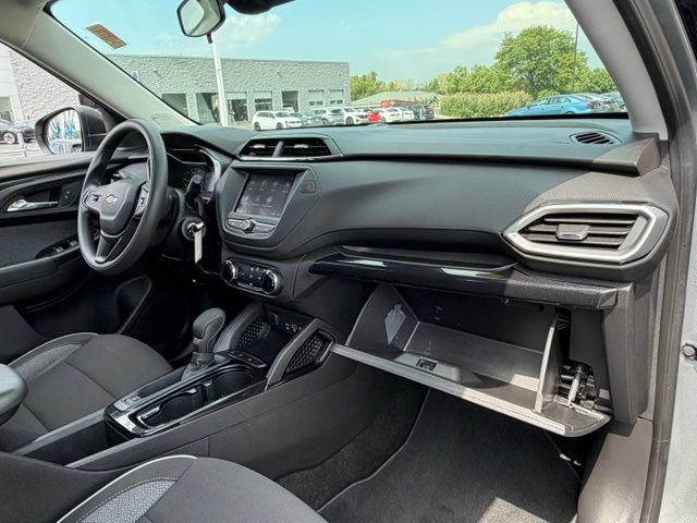 Used 2023 Chevrolet TrailBlazer LS FWD image 12