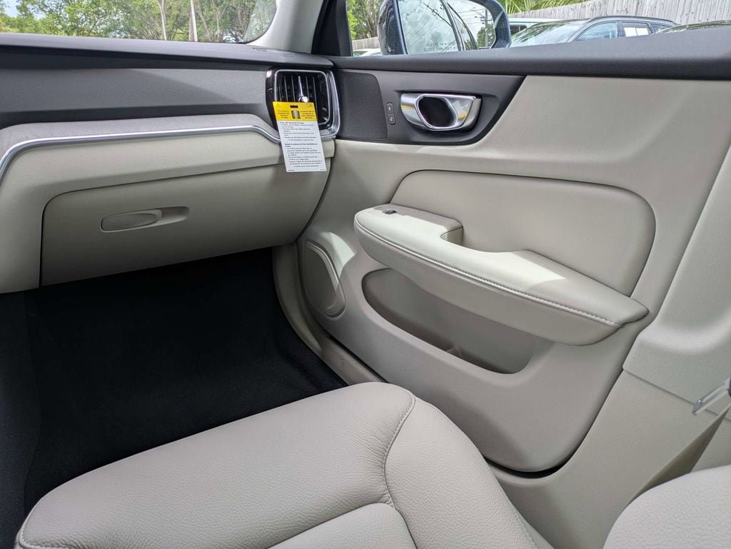 New 2026 Volvo V60 B5 Cross Country Plus w/ Protection Package Premier AWD/4WD image 20