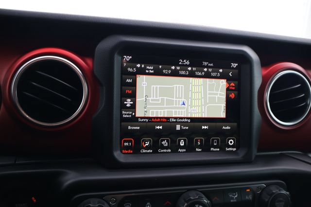 Used 2022 Jeep Gladiator Rubicon w/ Cold Weather Group AWD/4WD image 10