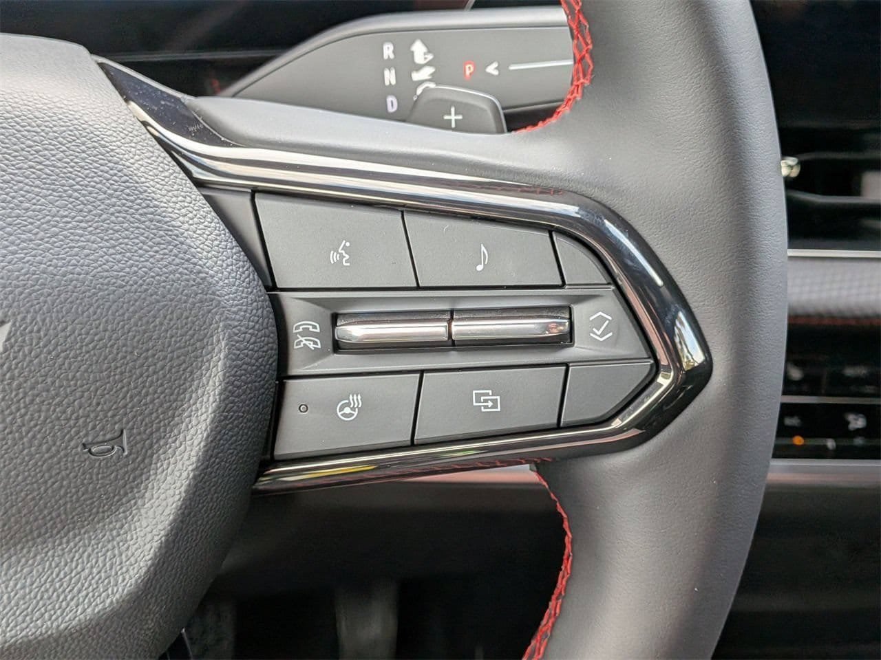 New 2026 Chevrolet Equinox RS w/ Convenience Package III FWD image 12