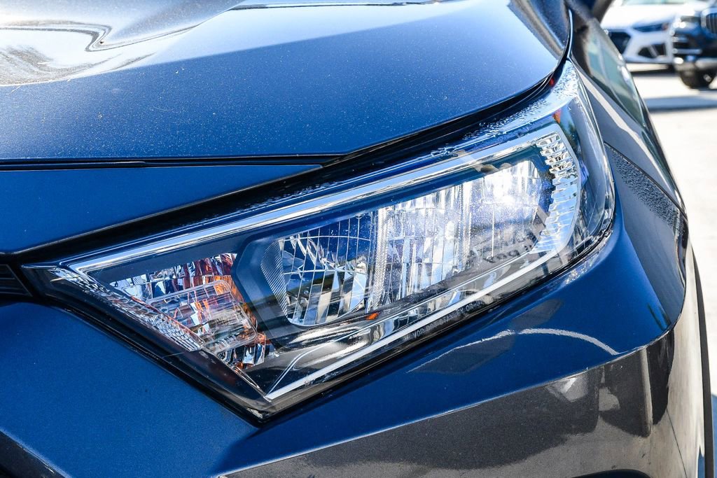 Used 2020 Toyota RAV4 XLE Premium image 10