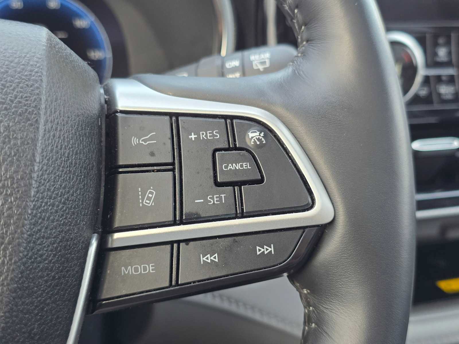 Used 2024 Toyota Highlander Platinum image 37