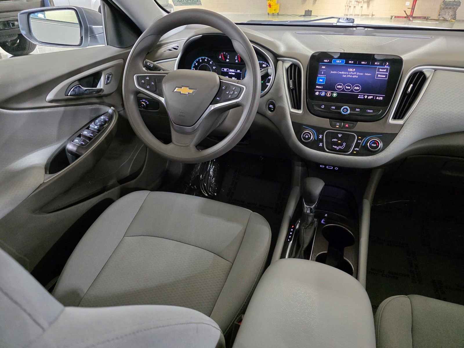 Used 2022 Chevrolet Malibu LS FWD image 19