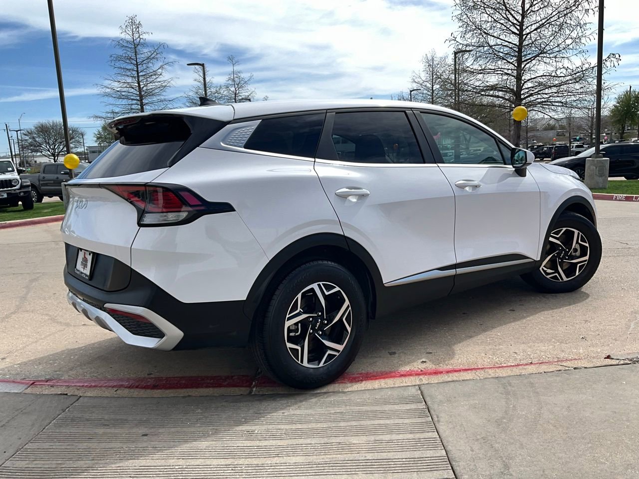 Used 2025 Kia Sportage LX image 6