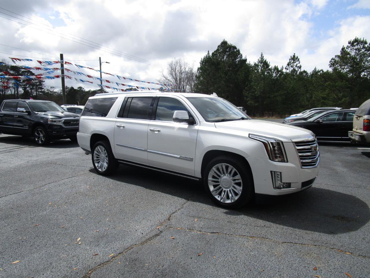 Used 2019 Cadillac Escalade ESV Platinum image 6