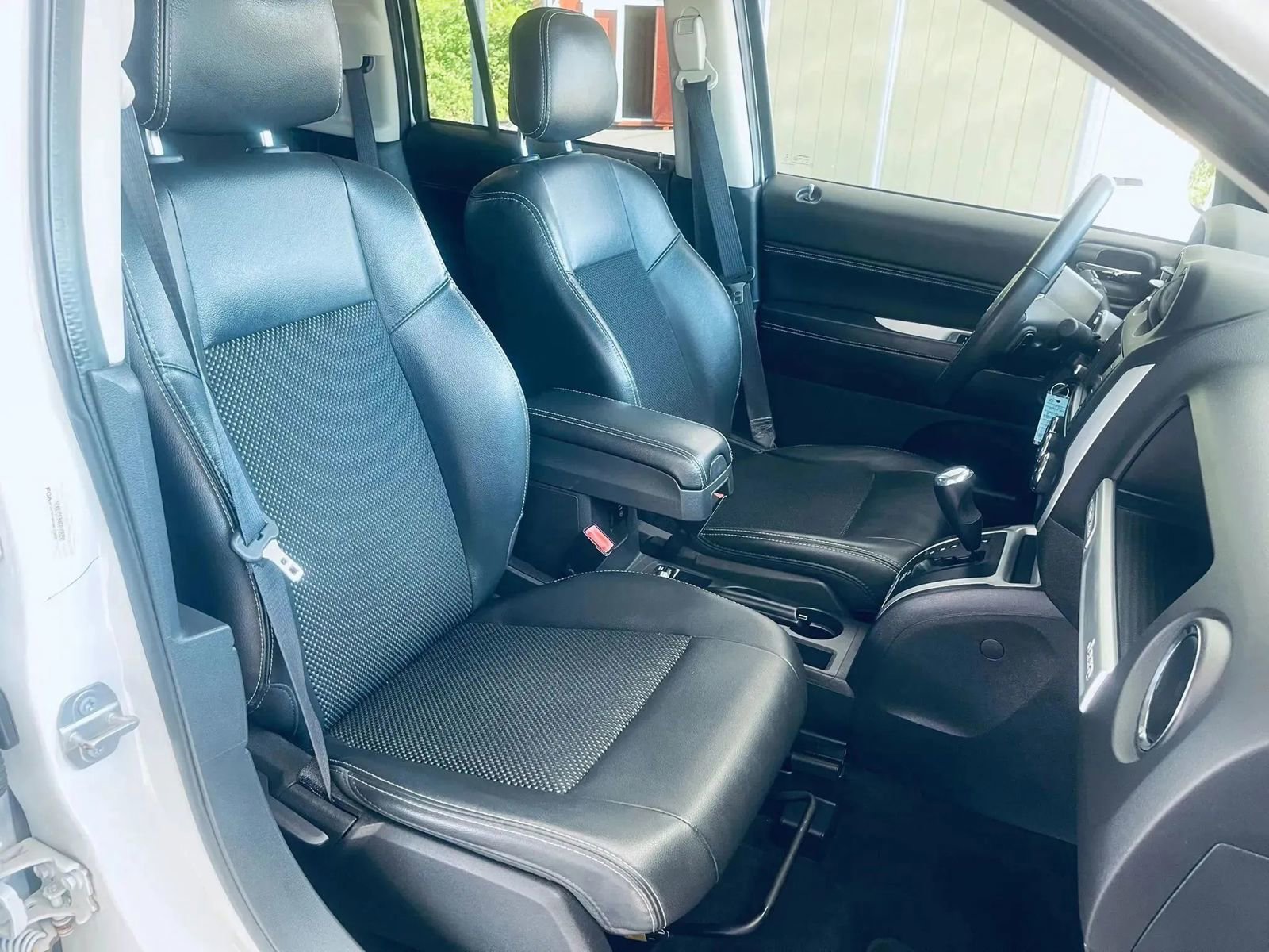 Used 2016 Jeep Compass Latitude AWD/4WD image 15