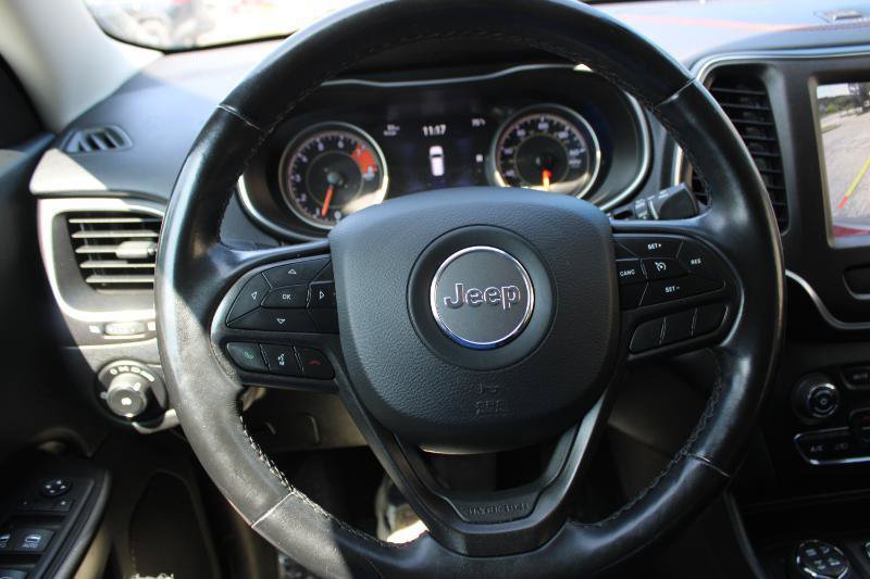 Used 2020 Jeep Cherokee Trailhawk w/ Cold Weather Group AWD/4WD image 17
