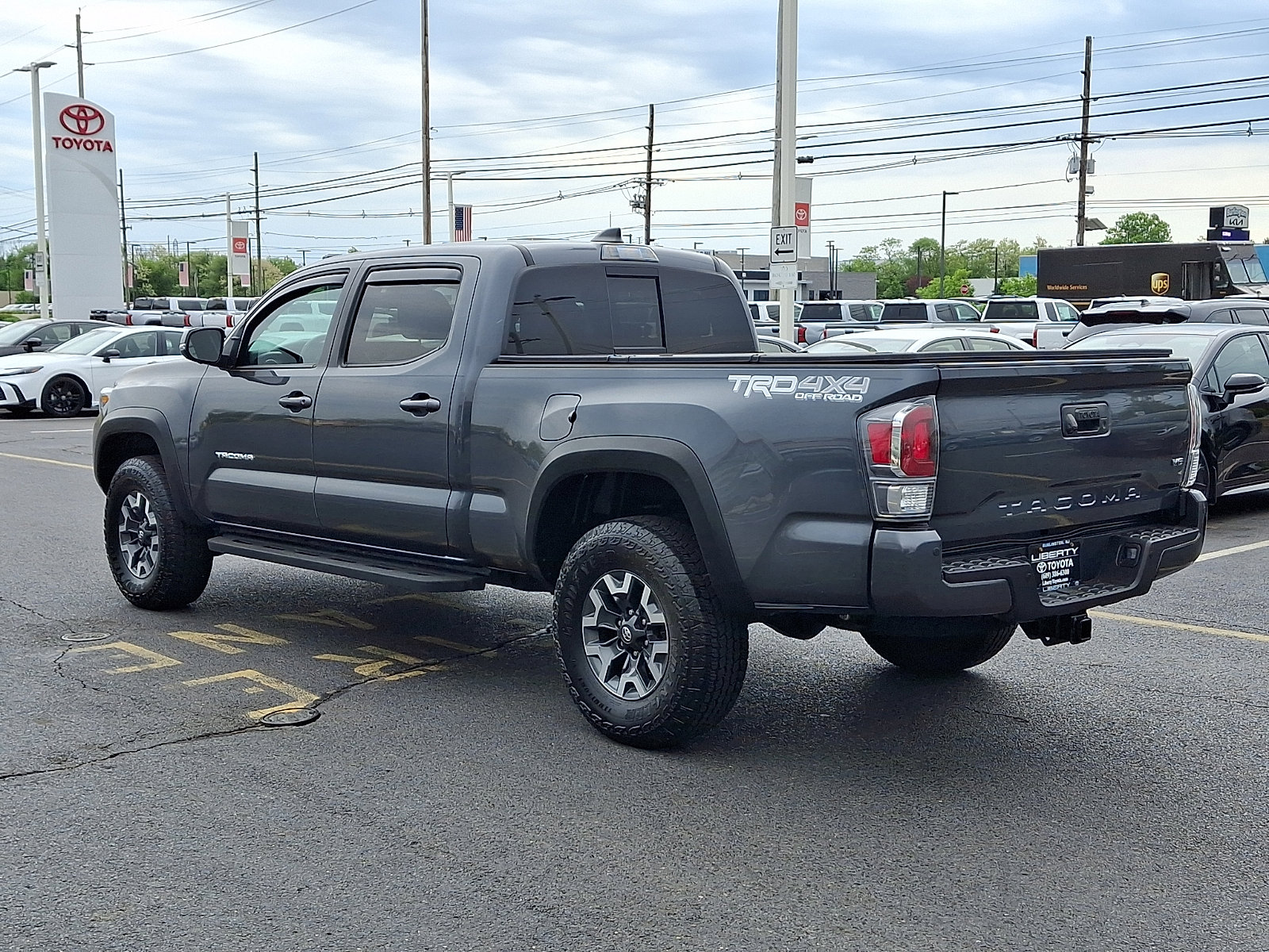 Used 2023 Toyota Tacoma TRD Off-Road w/ TRD Premium Off Road Package AWD/4WD image 4