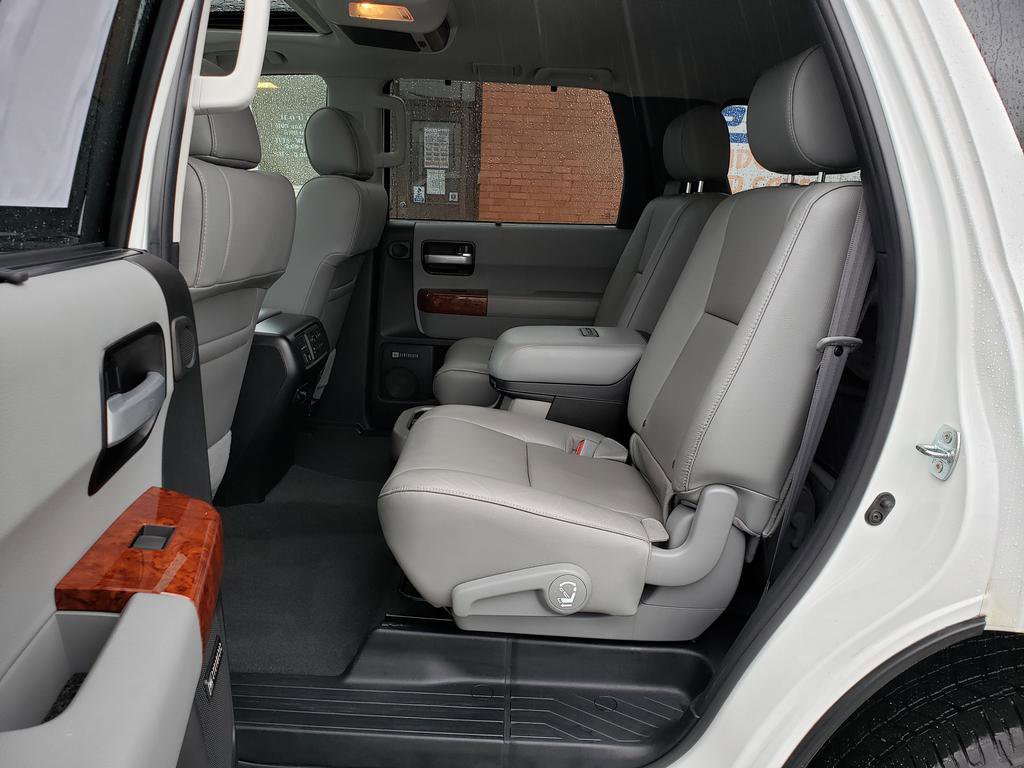 Used 2022 Toyota Sequoia Platinum image 11