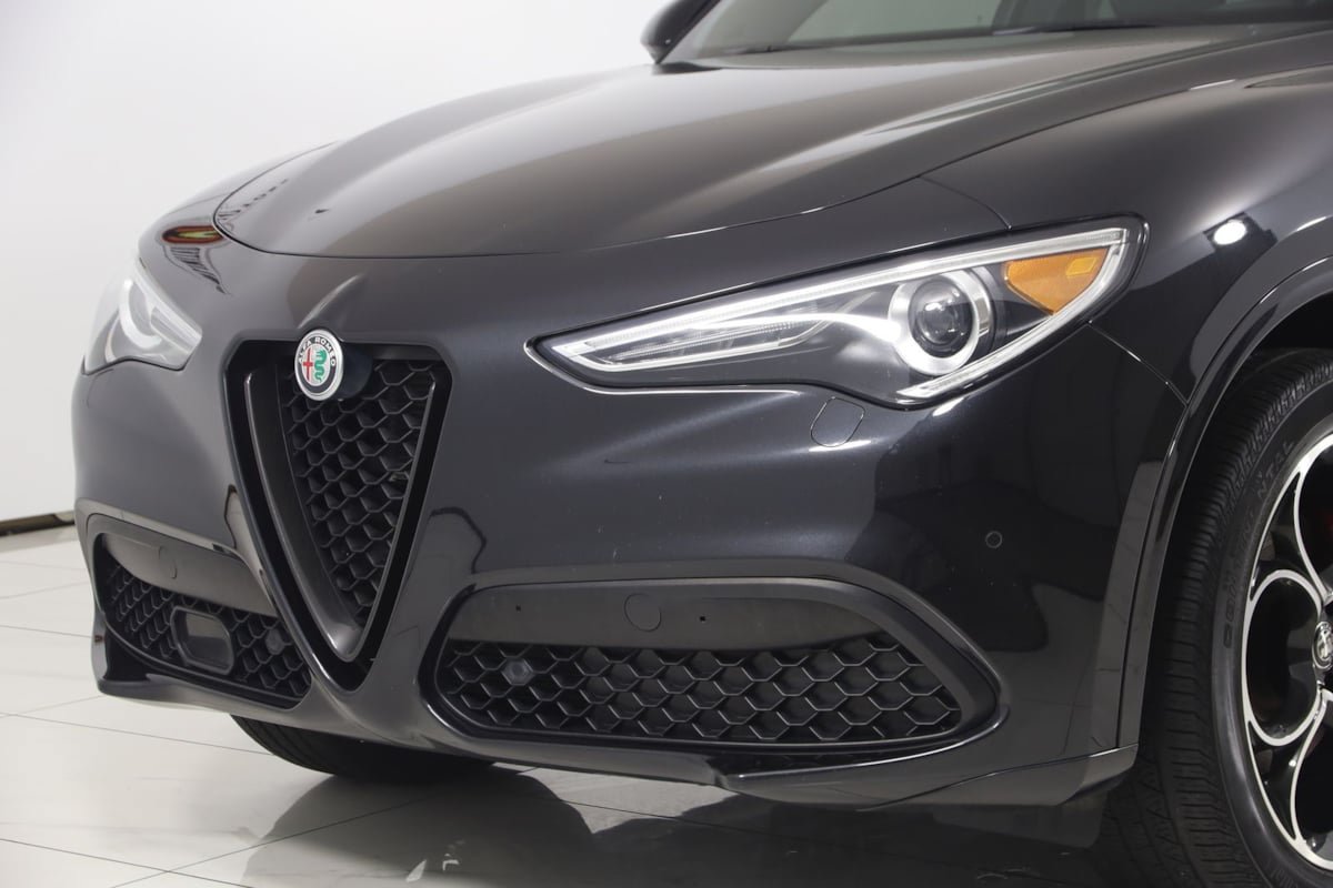 Used 2023 Alfa Romeo Stelvio Veloce AWD/4WD image 50