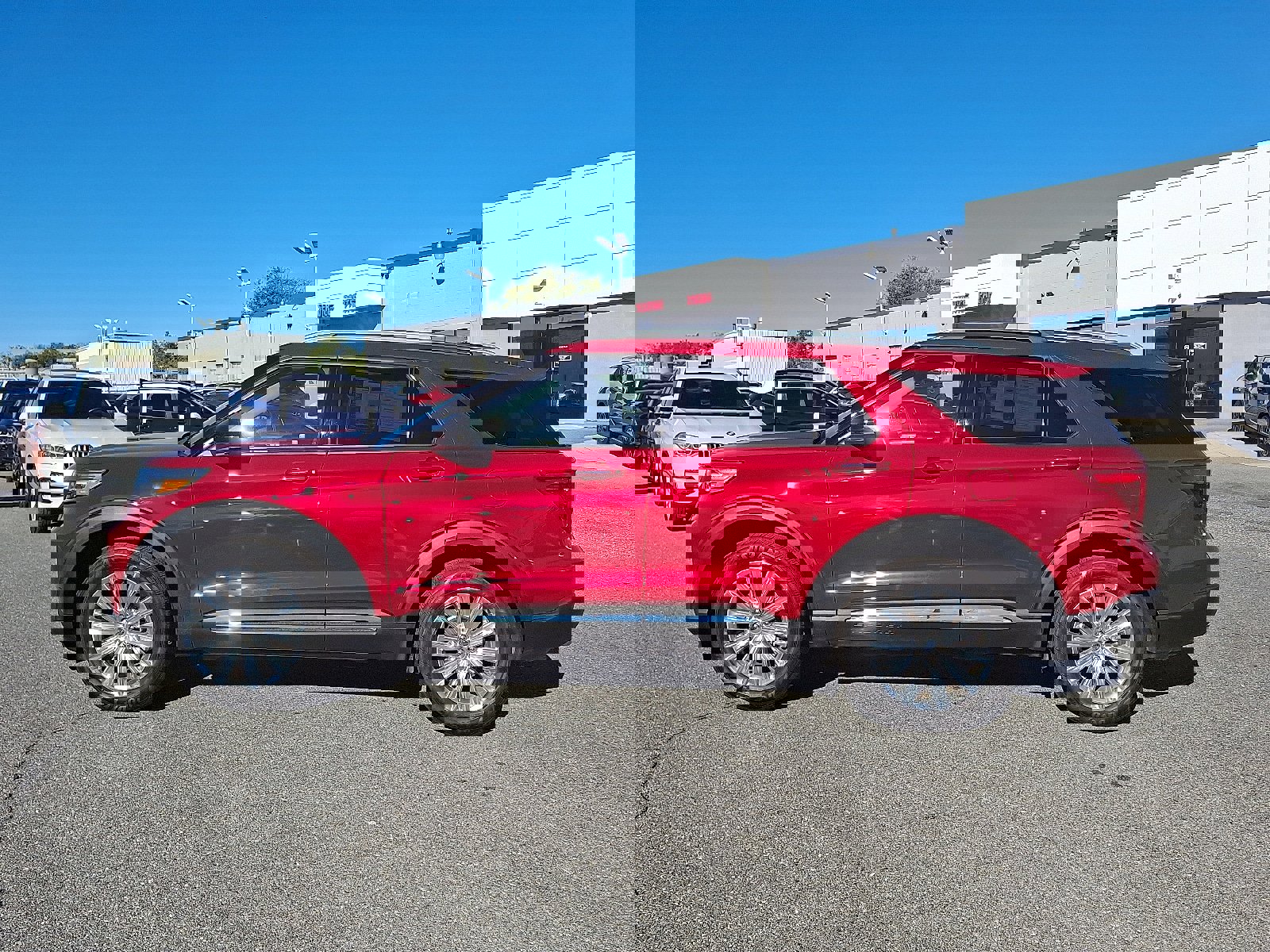 Used 2022 Ford Explorer Limited w/ Equipment Group 301A image 7