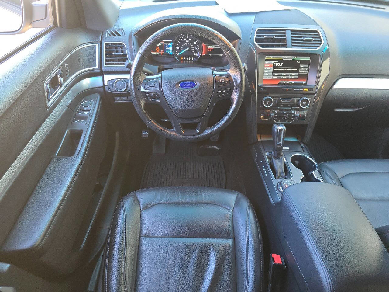 Used 2016 Ford Explorer XLT w/ Equipment Group 202A image 25