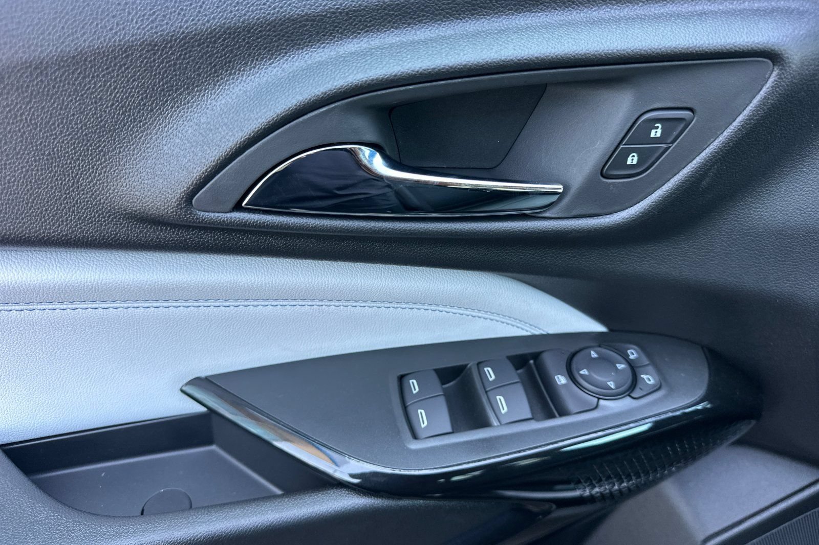 New 2026 Chevrolet Trax LT FWD image 11