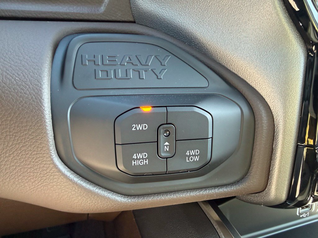 New 2026 RAM 3500 Laramie AWD/4WD image 23