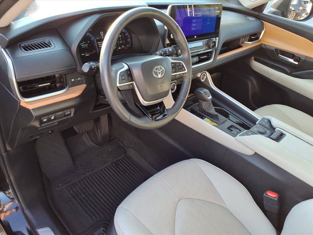 Used 2024 Toyota Grand Highlander AWD image 6