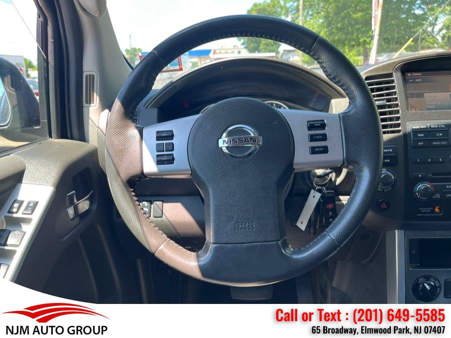 Used 2010 Nissan Pathfinder SE AWD/4WD image 23