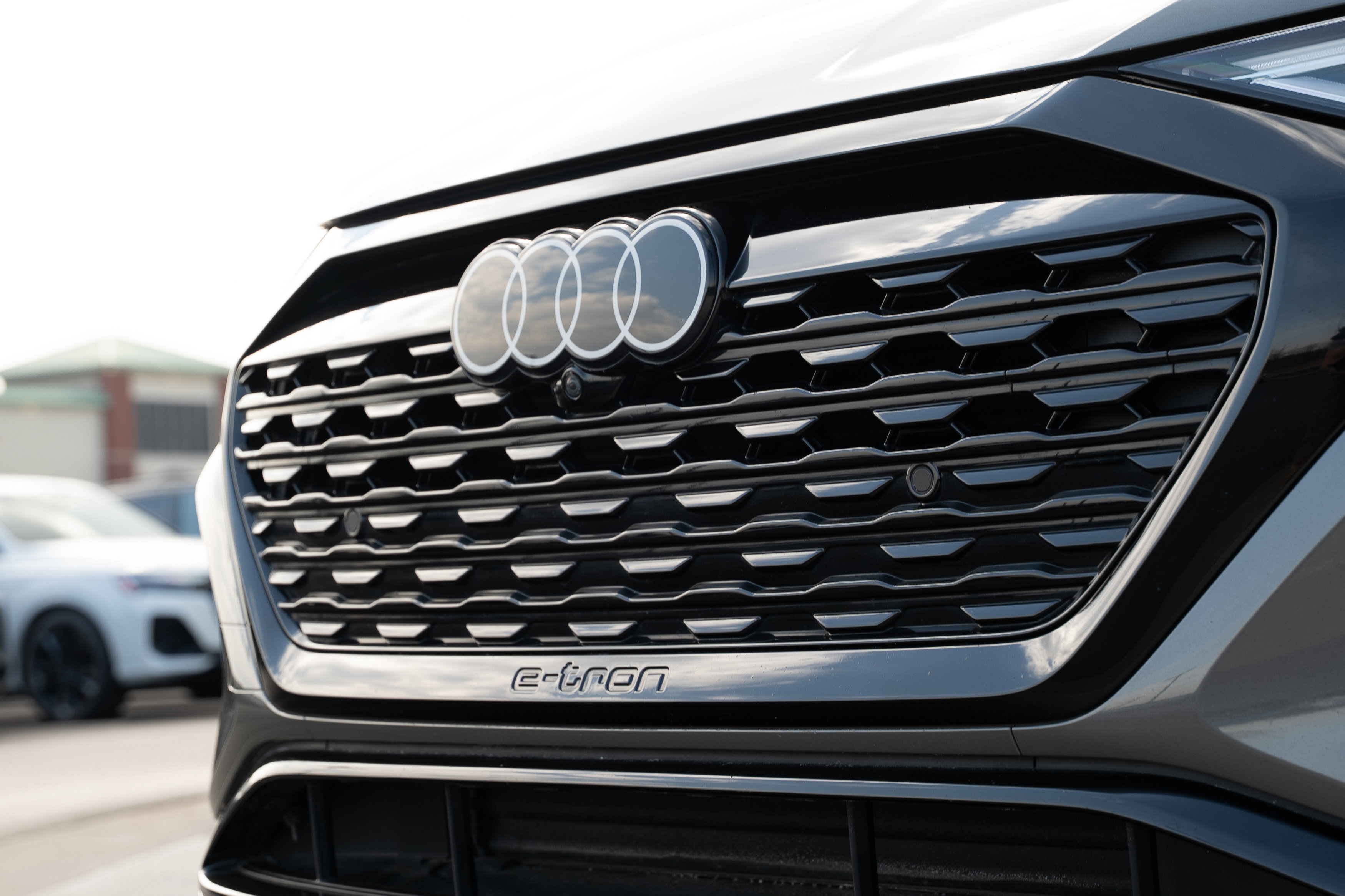 Certified 2024 Audi Q8 e-tron Premium Plus w/ Premium Plus Package image 38