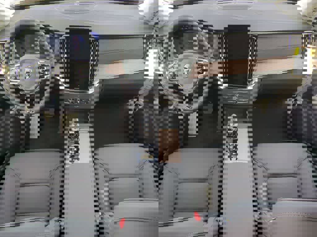 New 2026 Volvo XC90 B6 Plus w/ Protection Package Premier image 14