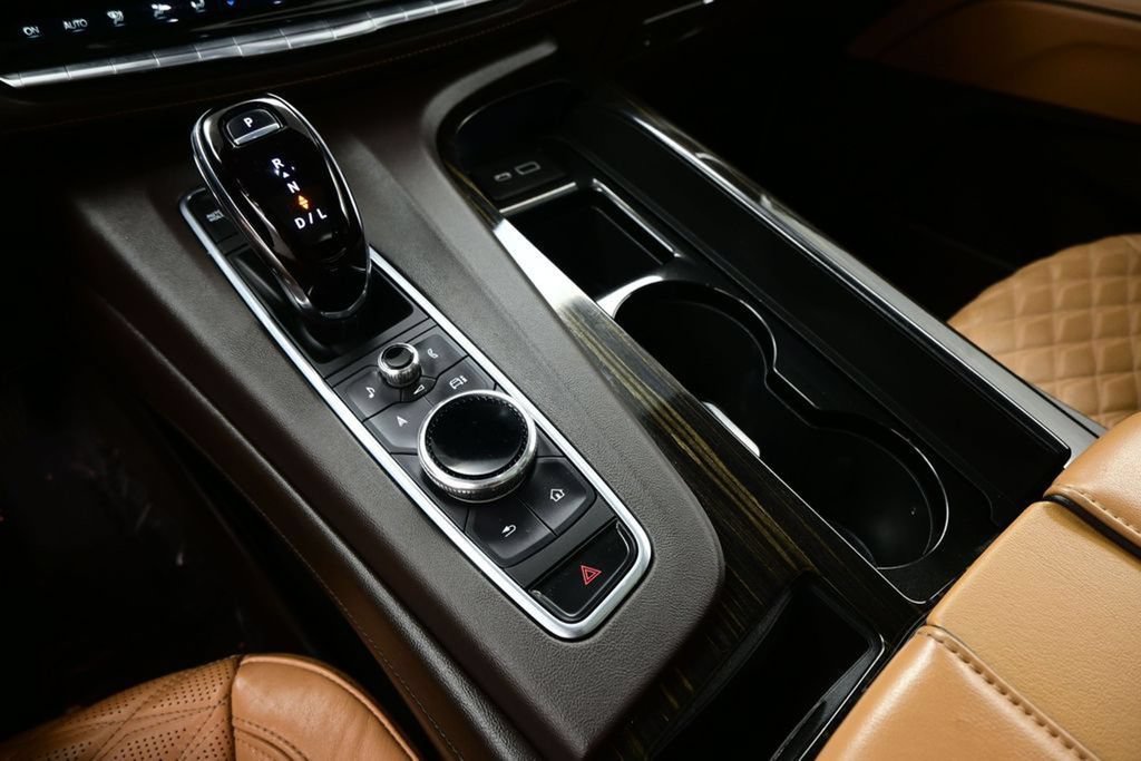 Used 2022 Cadillac Escalade Premium Luxury AWD/4WD image 20