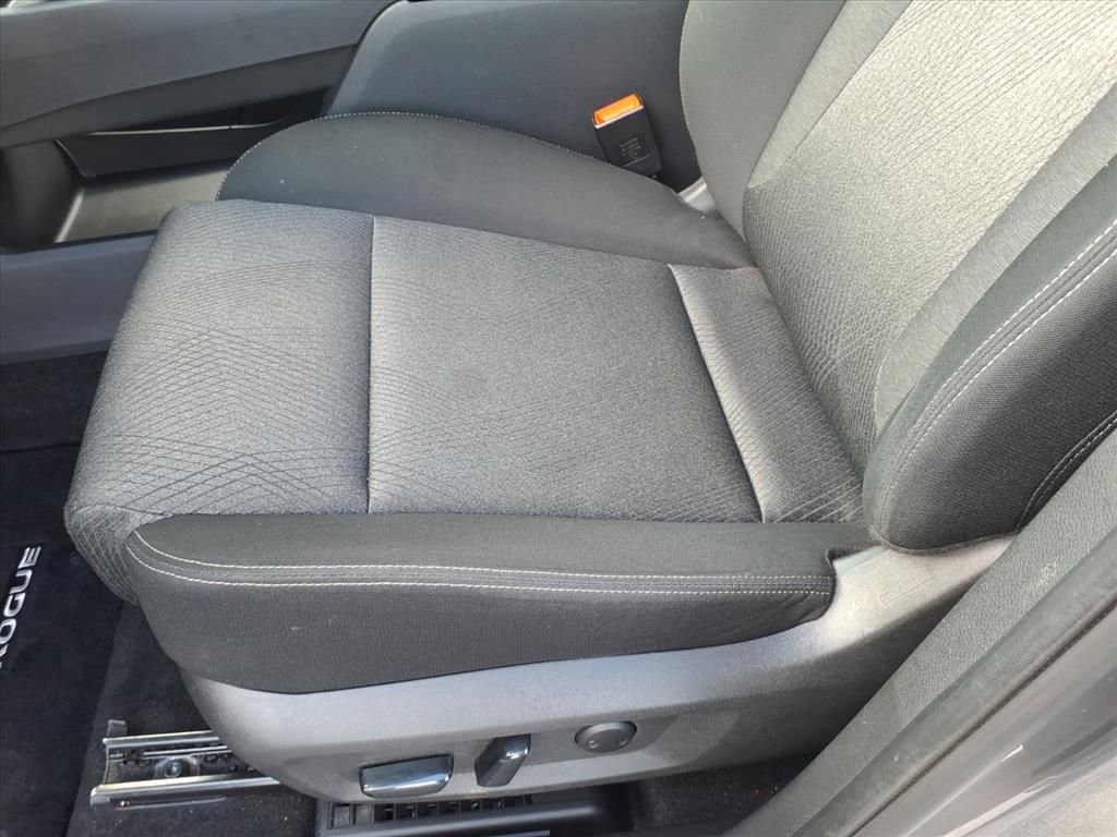 Used 2024 Nissan Rogue SV image 27